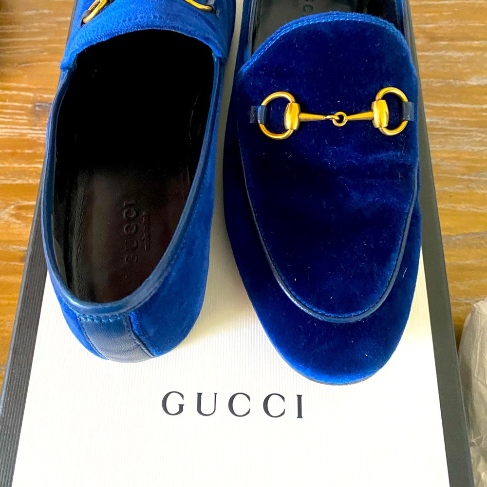 Gucci velvet shoes BARELY USED size 37